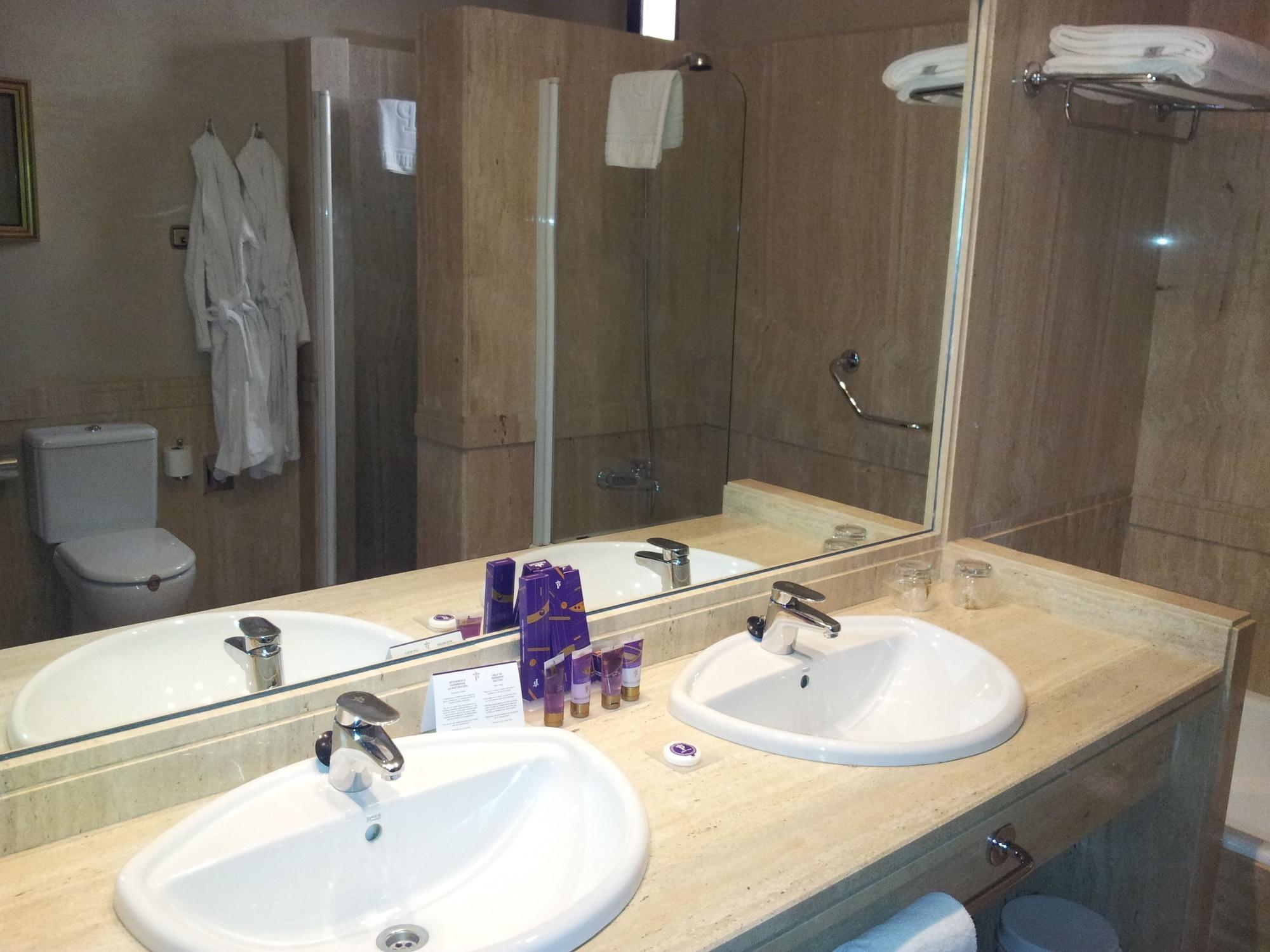 Hotel De Santillana Gil Blas 4*