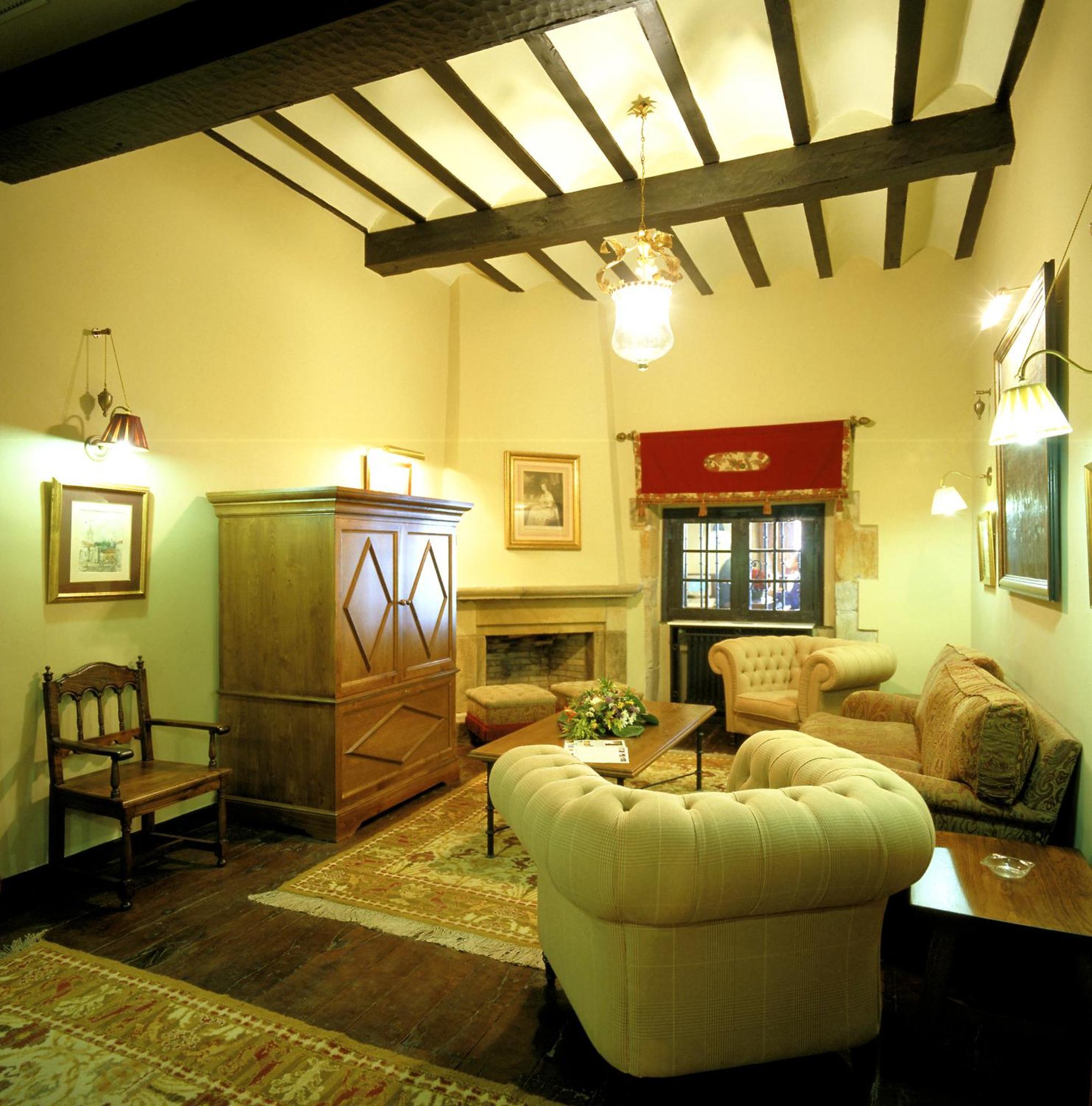 Hotel De Santillana Gil Blas